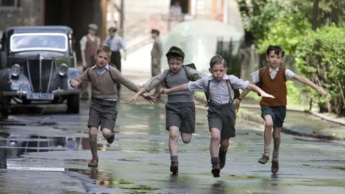 穿睡衣的男孩在线观看,穿睡衣男孩的奇幻冒险之旅 第2张 穿睡衣的男孩在线观看,穿睡衣男孩的奇幻冒险之旅 第2张